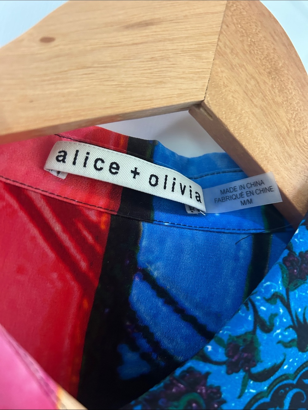 Like new Alice and Olivia Willa silk blouse - Picture 6 of 11